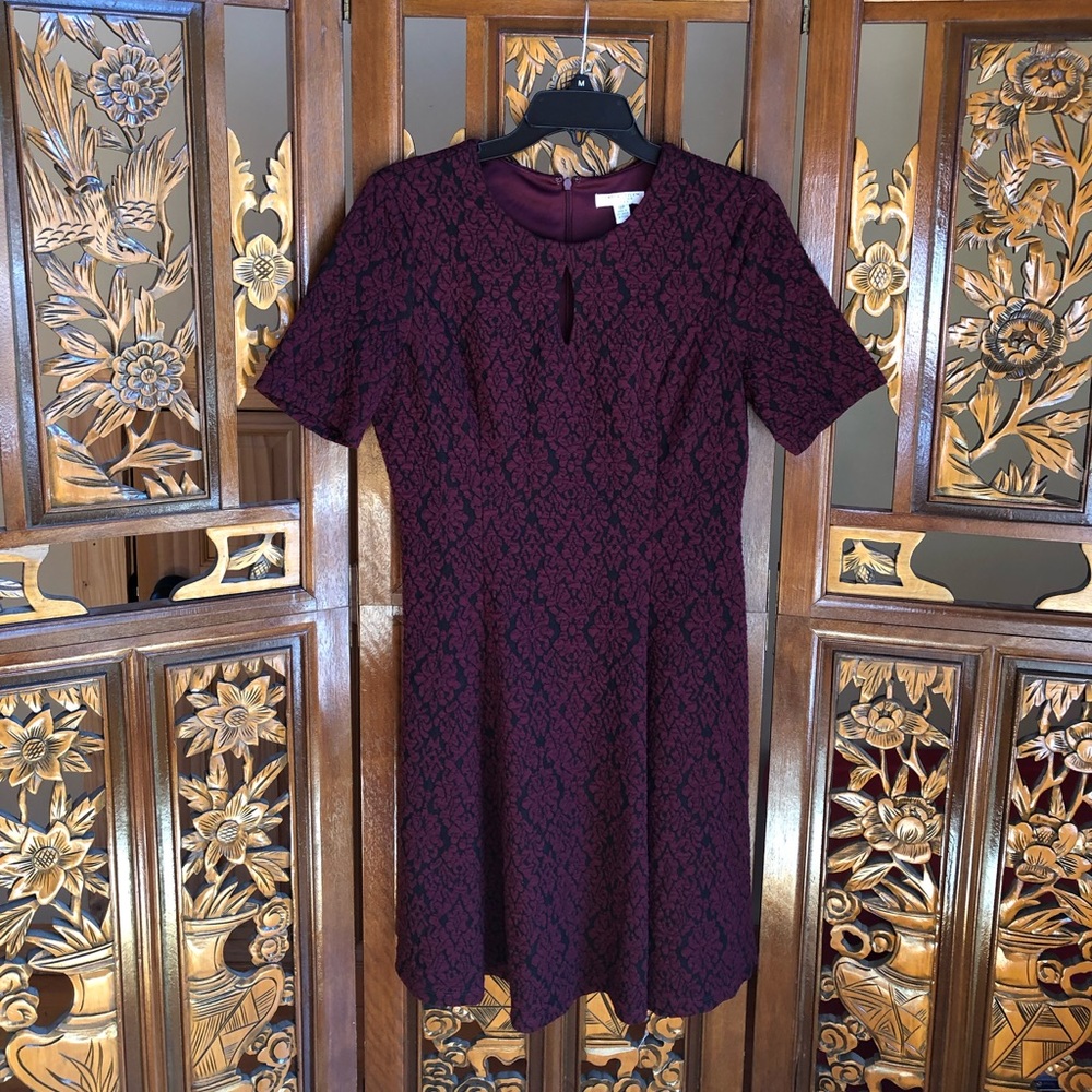 London Style Damask Print Keyhole Neckline Dress